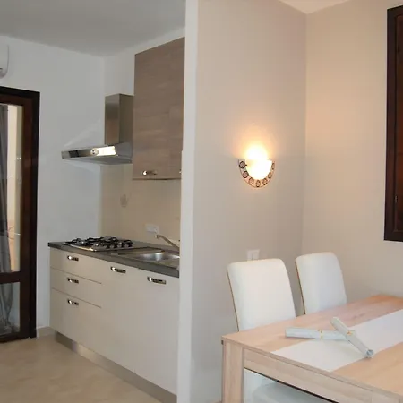 Ξενοδοχείο με διαμερίσματα I Lentischi 4*