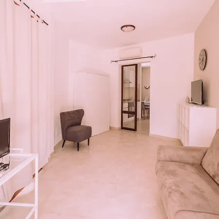 I Lentischi Aparthotel 3*
